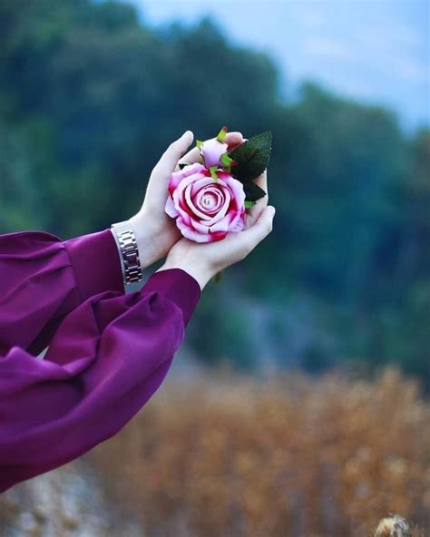 Beautiful Rose Flowers Beautiful Hijab Love Flowers Girl Photography Poses Creative