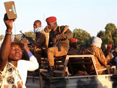 Burkina Faso Le Lieutenant Colonel Paul Henri Sandaogo Damiba à La