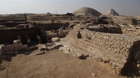 Hundreds Of Mummies And Pyramid Of An Unknown Queen Unearthed Near King