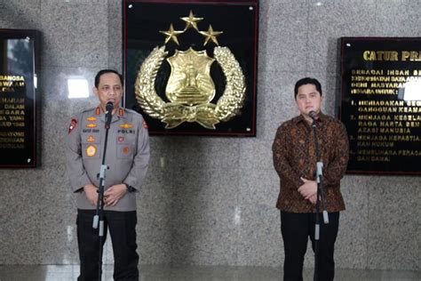 Hal itu diungkapkan oleh salah satu juru parkir di sekitar mabes polri. Erick Thohir: TNI-Polri Jadi Komando Pelaksanaan Vaksinasi ...