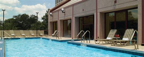 Hotels In Atlanta With Hot Tubs Atlanta Marriott Suites Midtown