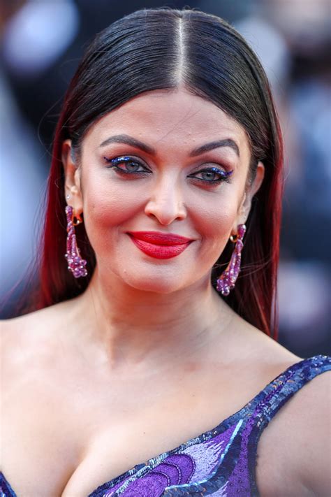 Aishwarya Rai At Girls Of The Sun Premiere At Cannes Film Festival 05
