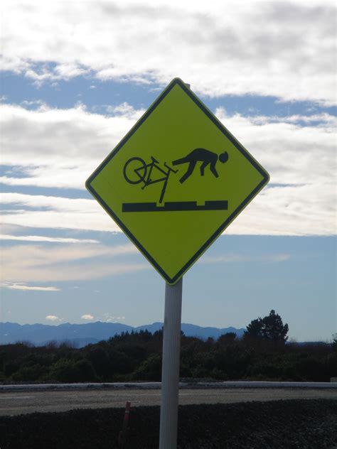Funny Bike Road Sign In Nz Mehr Lustige Bike Bilder Auf Bmxware New