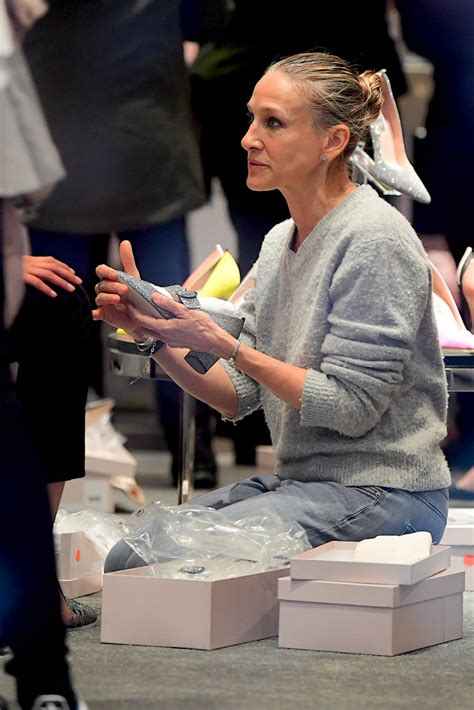 Sarah Jessica Parker Sells Sjp Collection Shoes On Her Hands And Knees