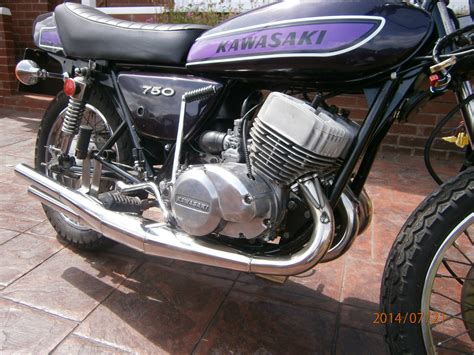 It appears to be in excellent condition and the 748cc triple was also completely rebuilt and features chromed and polished cases, a new crankshaft, connecting rods, wiseco pistons, seals, and. KAWASAKI 750 H2C H2, TRIPLE WIDOWMAKER,