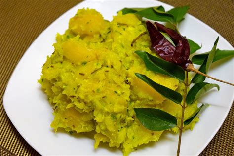 Kappa Kuzhachathu Steamed Seasoned Tapioca Eggs And Kettles