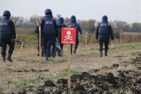 Landmines Still Pose A Threat To Two Million Ukrainians United Nations In Ukraine