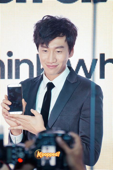 Lee kwang soo in fire goddess jeongi smpat bwat peace lgi. Photos Lee Kwang Soo at Samsung Galaxy S7 Edge Launch Event