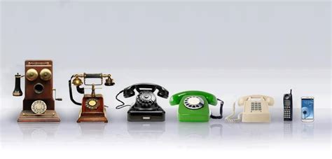 Telepon bergerak atau handphone merupakan sistem telekomunikasi yang sering digunakan di era modern ini, teknologi tersebut bisa. Perkembangan Teknologi Telekomunikasi yang Pesat