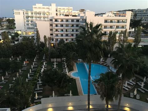 Ausblick Hotel Sunrise Beach Protaras • Holidaycheck Südzypern