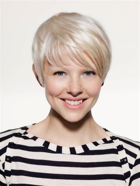 Maybe you would like to learn more about one of these? 22 Bob Frisuren Mit Kurzem Nacken | Kurzhaarschnitt für ...