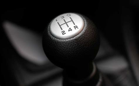Why You Should Drive A Car With A Manual Gearbox Motor Speed News