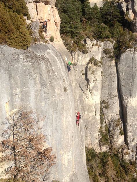 Les gorges de la jonte forment, entre le rozier et meyrueis, la frontière entre la lozère petit retour sur 5 jours de stage d'escalade passés dans les magnifiques voies classiques des gorges de la jonte. Escalade grande-voie | Gorges Tarn & Jonte