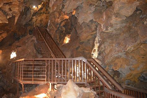 Llbb Photo Adventures — Black Chasm Cave Helictites Volcano California