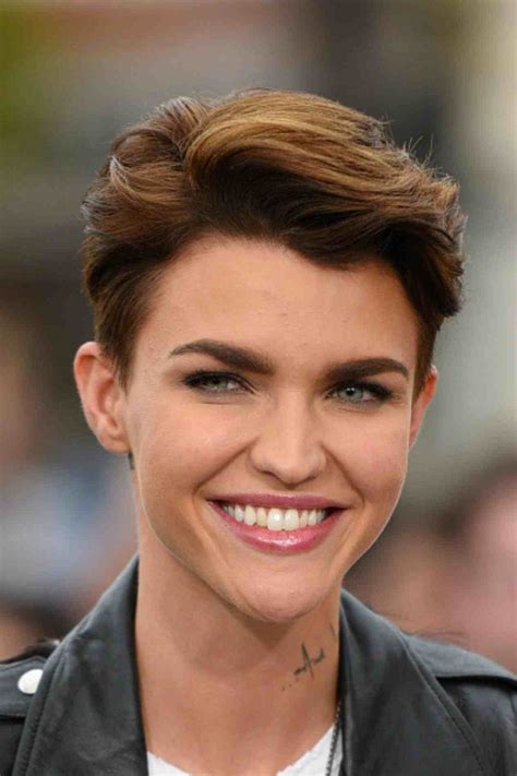 20 Professional Short Hairstyles for Bold and Beautiful Appearance ...