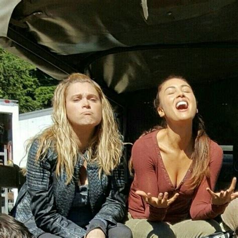 Love Those Girls Eliza Taylor And Lindsey Morgan The100cast Actrice