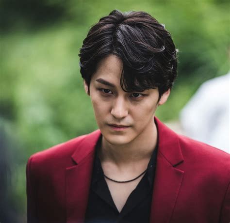 The drama started going downhill after episode 6 when it was clear the two leads had zero romantic onscreen. Kim Bum el gumiho que nos enamorara dentro de Tale of the ...