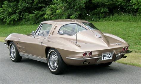 Solve 1963 Corvette Split Window Coupe Bandit Jigsaw Puzzle Online