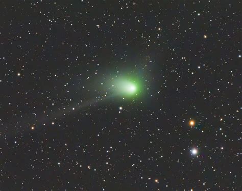 why is comet c 2022 e3 ztf green visibledark