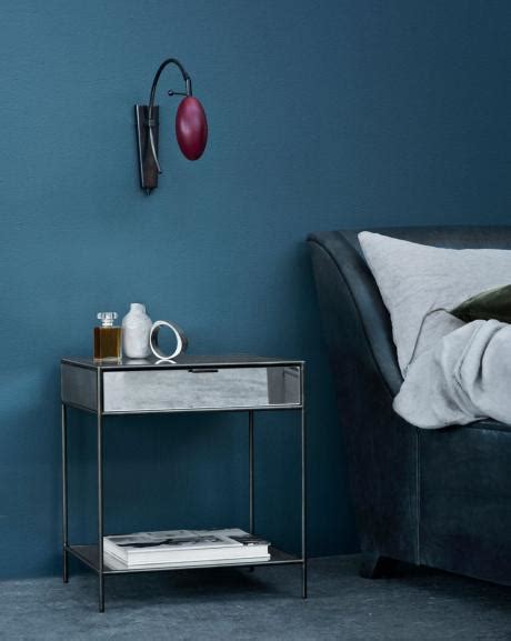 Blau wirkt lösend und beruhigend. schlafzimmer streichen mit wandfarbe blau-schlafzimmer ...