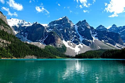 Valley Of The Ten Peaks And Moraine Lake Moraine Lake