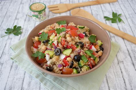 Salata Cu Quinoa Si Naut Foodieopedia