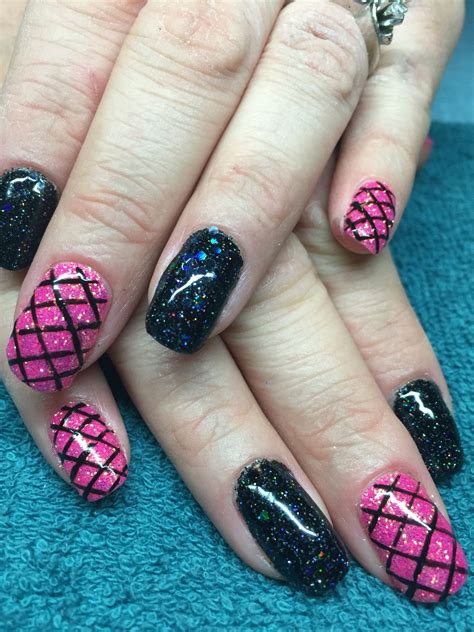A couple of simple tools is all you need to recreate the surreal effect on your nails. Hot pink and black #nails #nail art | I love nails, Nails ...