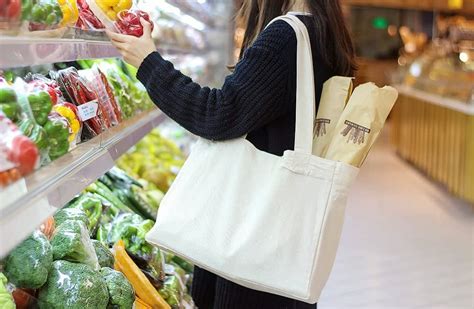 Bring Reusable Bags To The Store 25 Easy Ways To Use Less Plastic Popsugar Smart Living Photo 22