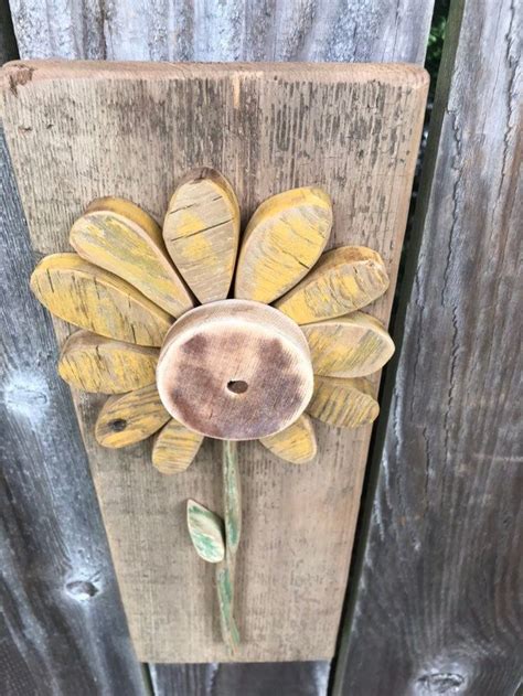 20 Cool Wood Sunflower Wall Decor Ideas That You Need To Try