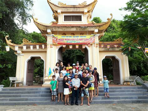 Anh khanh chia sẻ, mỗi năm đến ngày 28/6, gia đình anh thường tổ chức ăn bữa cơm đại đoàn kết, có cả ông bà ngoại, các cậu, dì, các cháu bên ngoại. Nhân ngày Gia đình Việt Nam, SCS tổ chức Tri ân các anh ...