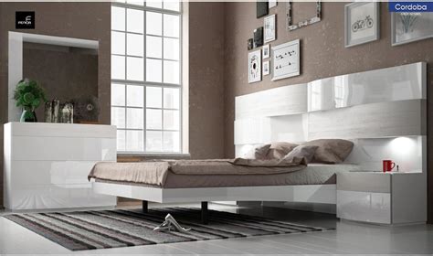 Shop for white lacquer furniture at cb2. Wenge High Gloss Finish Storage Queen Bed & 2 Nightstands ...