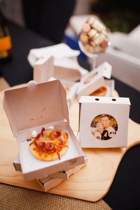 We both had pasta to start and for the main course my wife ordered a steak and i chose fish. And these mini-pizzas in MINI-BOXES are an amazing way to ...