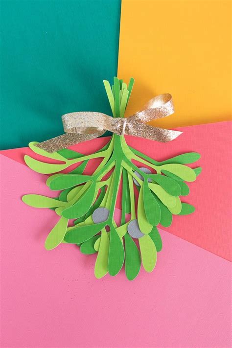 Simple Diy Paper Mistletoe Free Printable Club Crafted Holiday