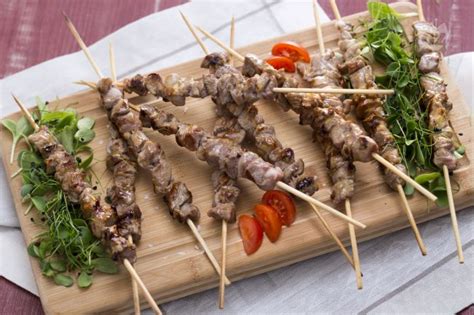 Teramana perchè teramo è una delle 4 provincie dell'a abruzzo ed è il luogo dove nasce perchè due cotture, vi chiederete, bastava far scendere le polpettine nella stessa pentola di sugo e usarlo come condimento. Ricetta Arrosticini - La Ricetta di GialloZafferano