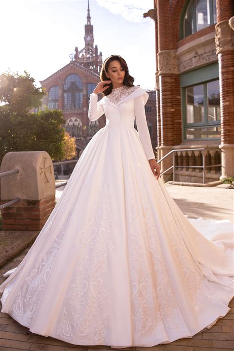 Winter Wedding Dresses To Look Spectacular Tina Valerdi