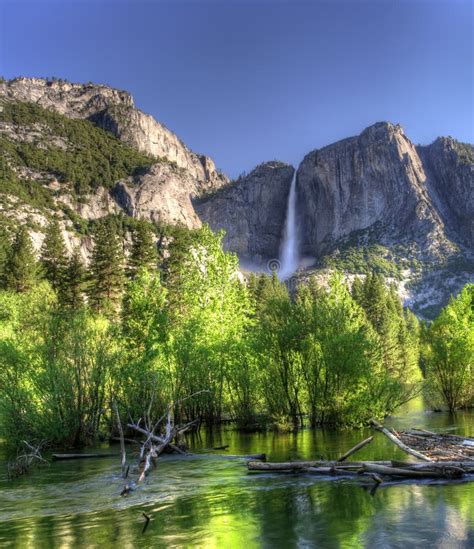 Yosemite Falls Yosemite National Park Stock Photo Image Of Capitan