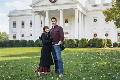 Hgtvs White House Christmas Special How To Watch Zooey Deschanel