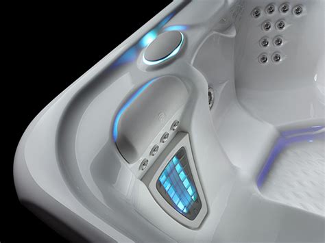 Sovereign™ 6 Person Hot Tub Northern Spas Outlet