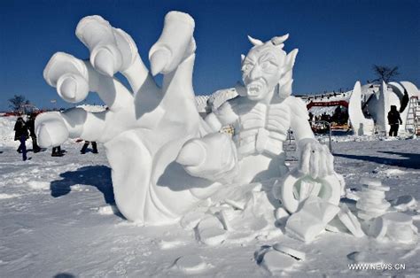 People Enjoy Themselves In Quebec Winter Carnival Global Times