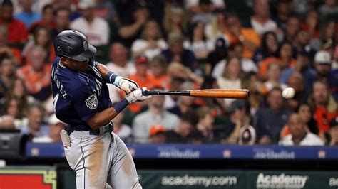 Seattle Mariners Julio Rodr Guez Making History With Big Hot Streak Seattle Sports