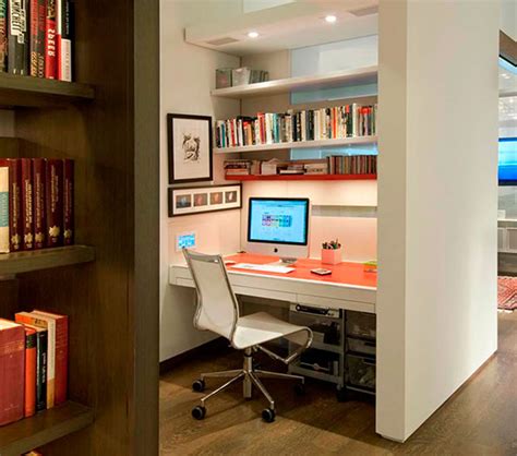 Pertama kali kita perlu membuat pengasingan ruang untuk dijadikan pejabat. Perabot di pejabat rumah