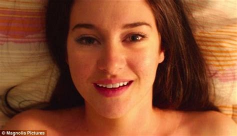 Shailene Woodley Plays Teen Discovering Her Sexuality In White Bird In A Blizzard Trailer