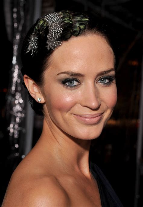 Emily Blunt's Smoky Eye at The Wolfman Premiere | Canadian Beauty