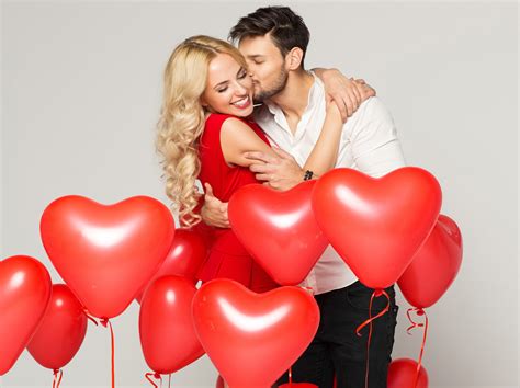 4k Men Love Couples In Love Gray Background Toy Balloon Heart Blonde Girl Hug Smile