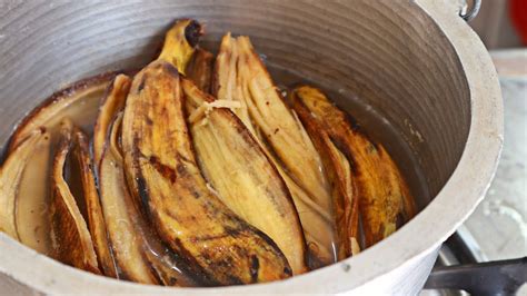 Don T Throw The Banana Peel Do This Delicious Banana Peel Recipe