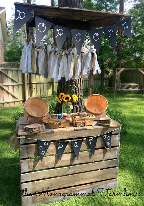 Happy graduation to my sweet sis, emily! Rustic Country Themed Graduation Party | Outdoor ...