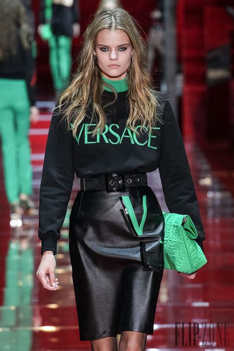 Versace Fall Winter 2015 2016 Ready To Wear Ready To Wear Fashion