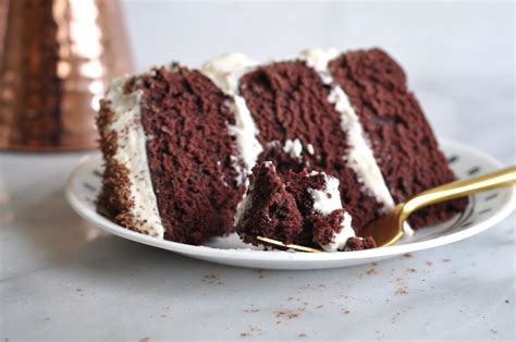 Simple to make, this would be a great recipe for a tween or teen to make up for his/her don't like nuts? Coconut Oil Red Velvet Cake (With images) | Red velvet ...