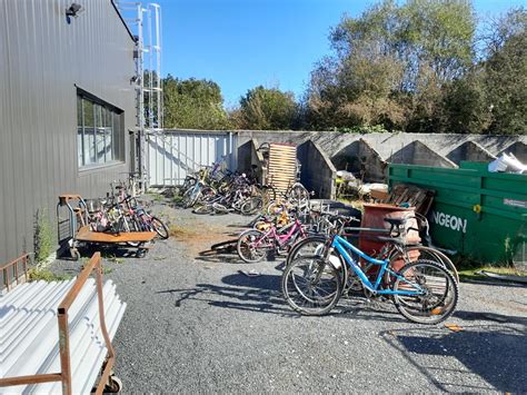 Atelier Réparation Chez Les Compagnons Emmaus Cholet Tous à Vélo