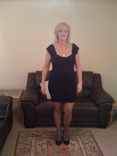Anjie From Gainsborough Is A Local Granny Looking For Casual Sex